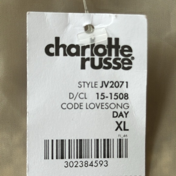 Charlotte Russe Faux Fur Vest - Picture 14 of 14